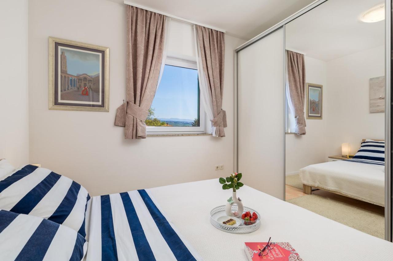 Light Summer Apartment With A Swimming Pool Opatija Exteriör bild